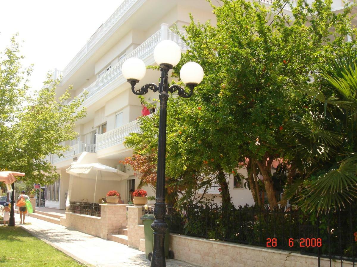 Aparthotel Achillion Paralía Esterno foto